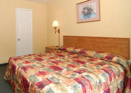 King Room - Non-Smoking image 3