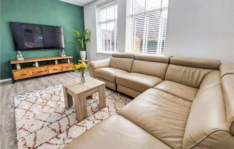 Lovely Home In Woudsend With Kitchen Images