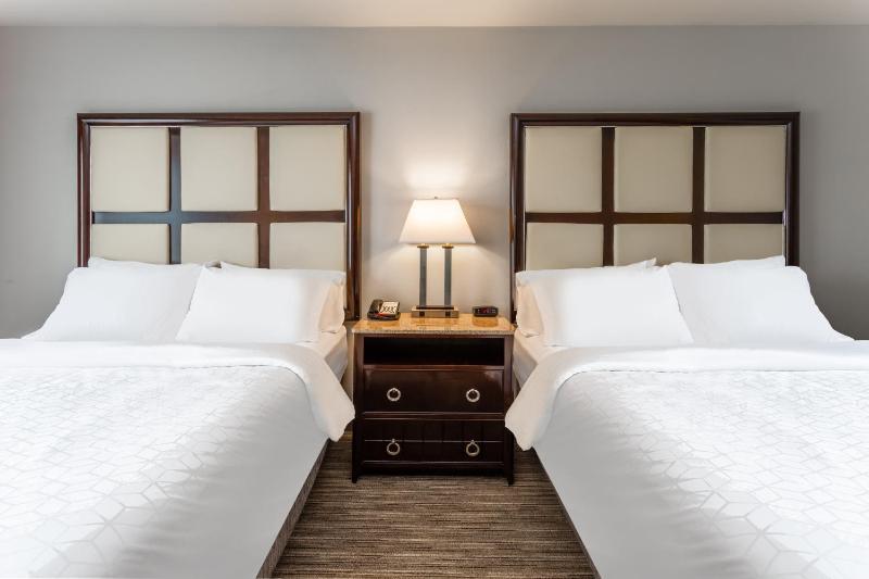 Standard Room with Two Queen Beds image 1