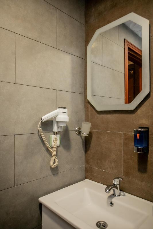 Budget Single Room image 2