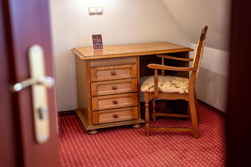 Suite building number 4 image 2