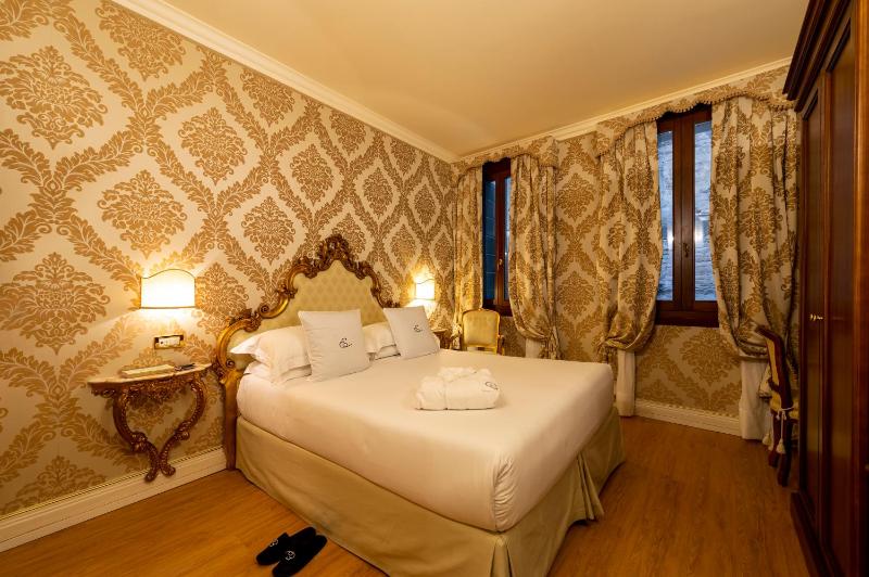 Superior Double or Twin Room image 1