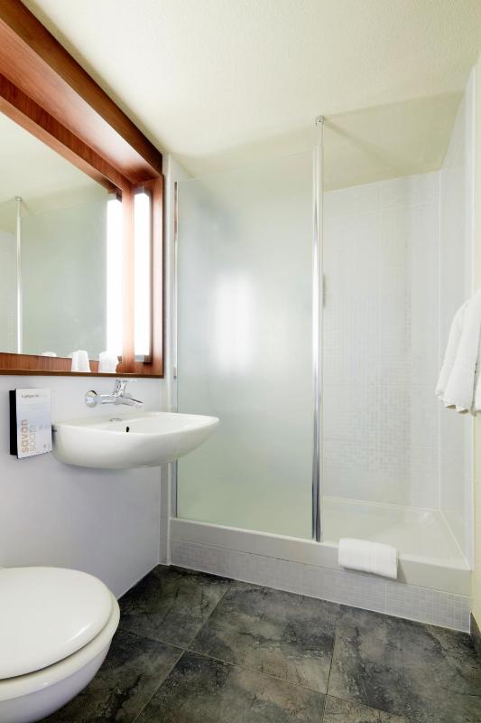 Superior Triple Room - 2 Single Beds & 1 Child Extra Bed image 1