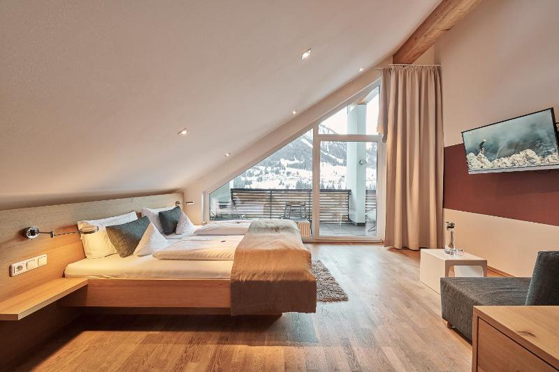 Deluxe Suite and Sauna image 1