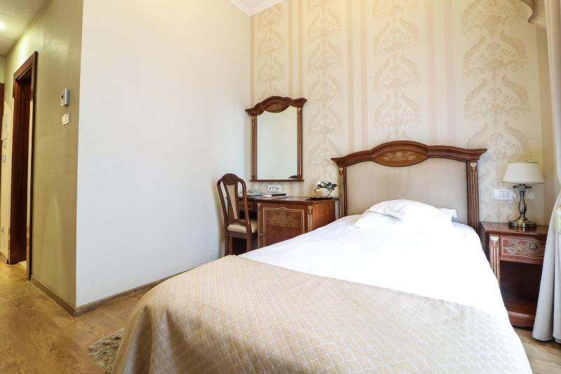 Single Room image 3