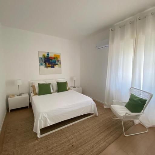 One-Bedroom Apartment image 3