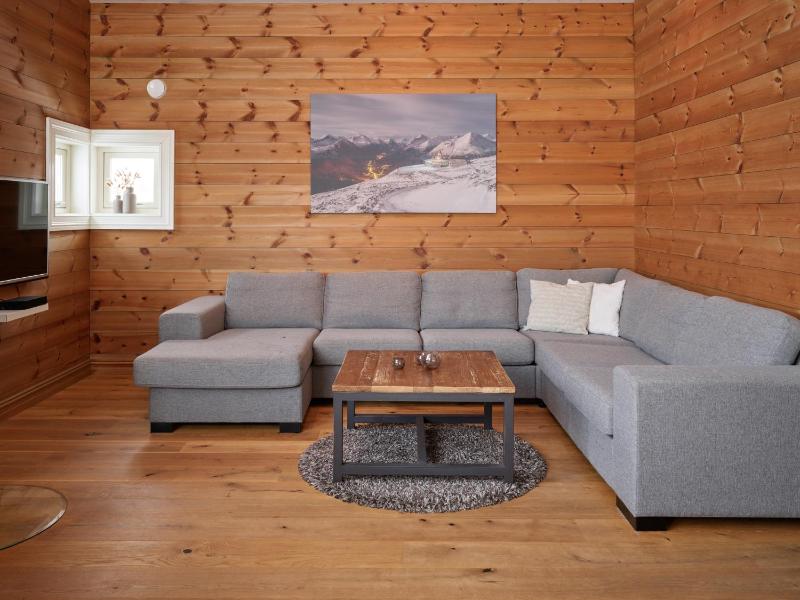 Apartment - Split Level with Mountain View image 4