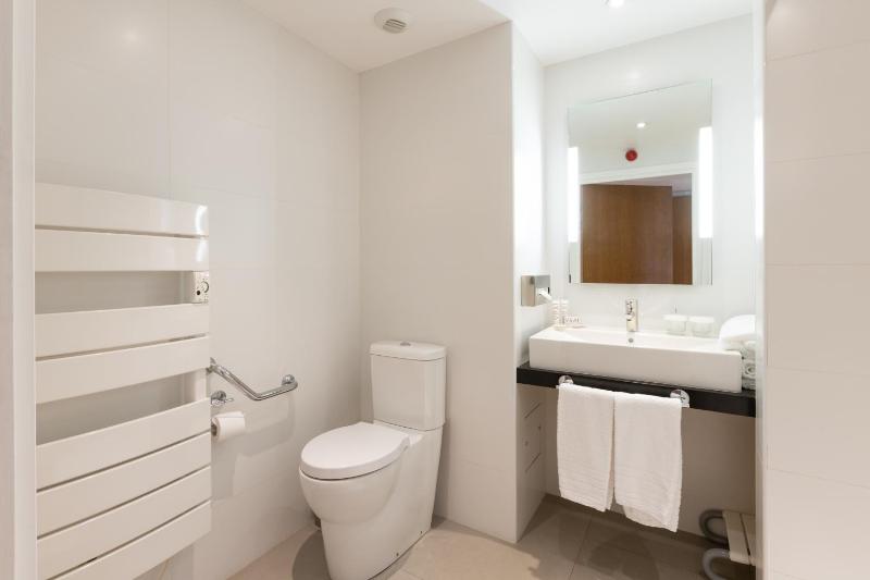 Double Room with Shower and Mountain View No Balcony image 2