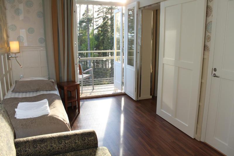 Superior Twin Room image 2