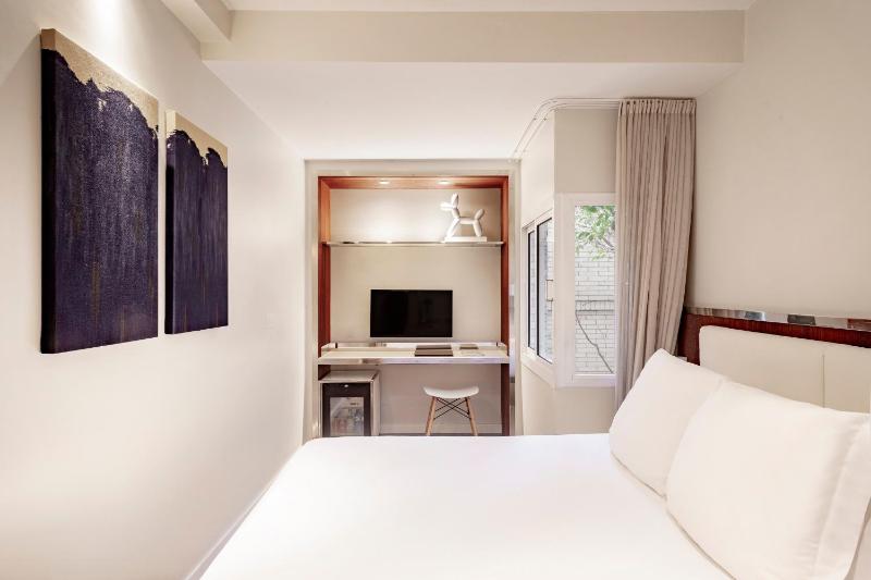 Superior Double or Twin Room image 3