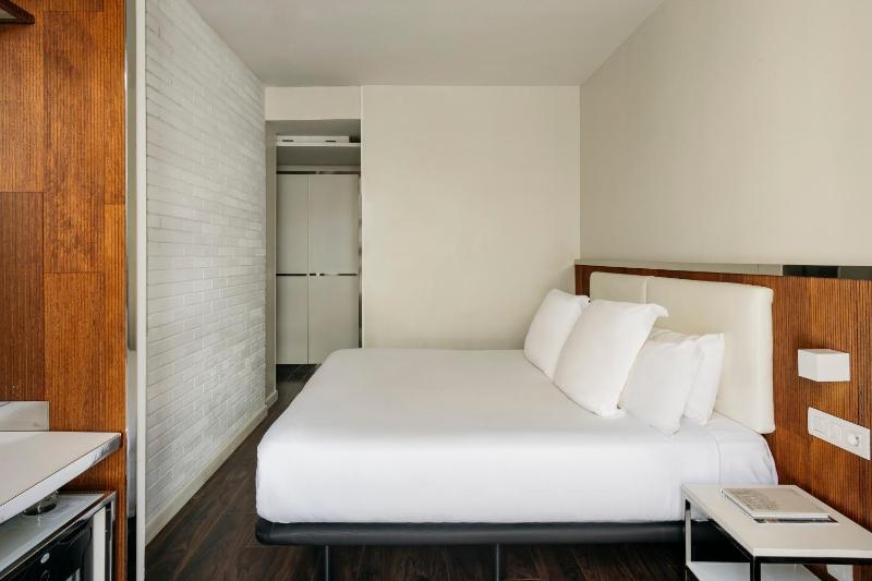 Superior Double or Twin Room image 4