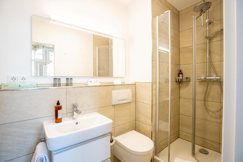 Double Room image 2