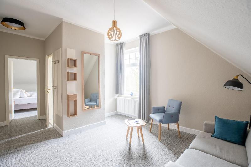 Double Room image 3