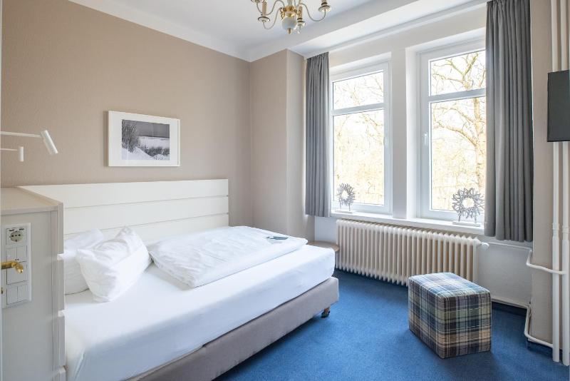 Standard Single Room image 4
