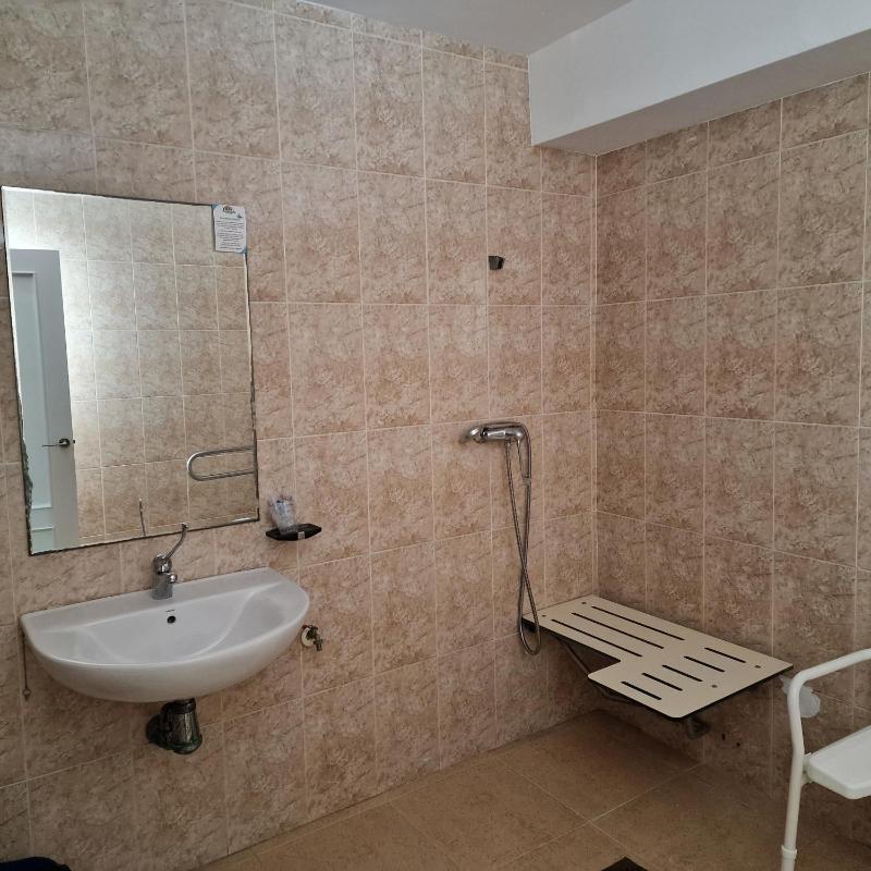 Double Room with Wheelchair accessible image 3
