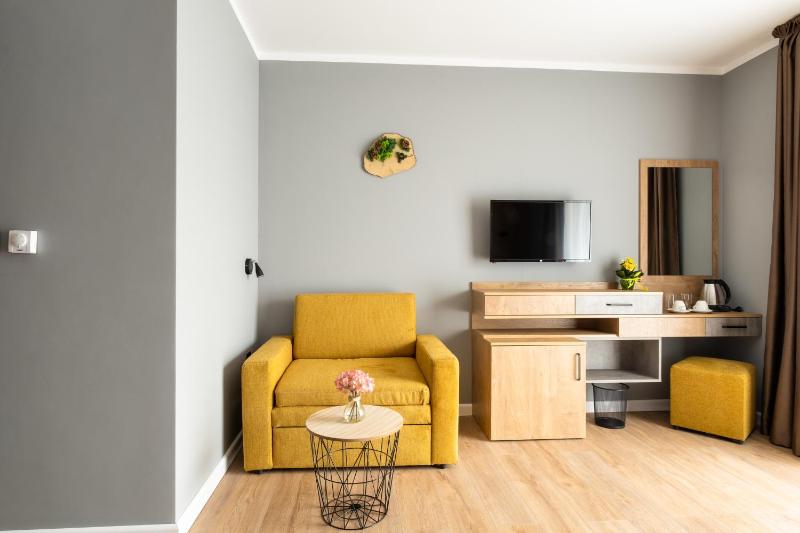 Deluxe Double Room with Extra Bed image 3