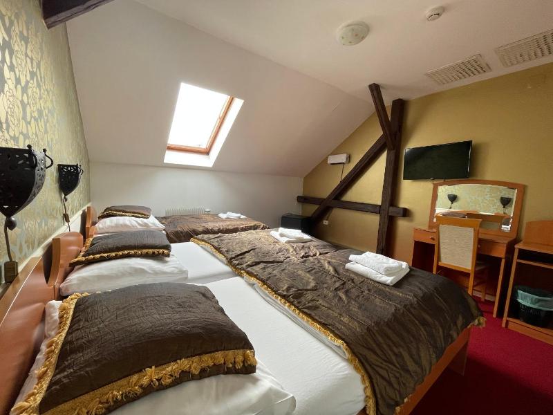 Budget Triple Room image 4