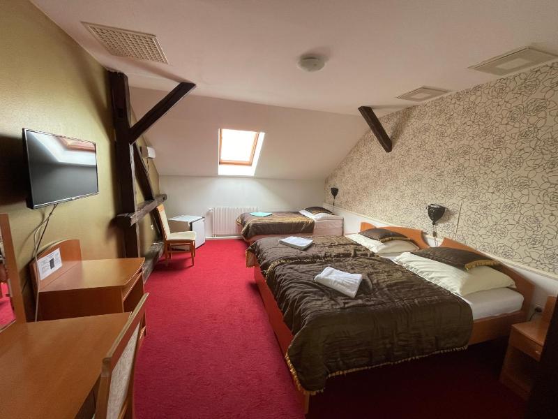 Budget Triple Room image 3