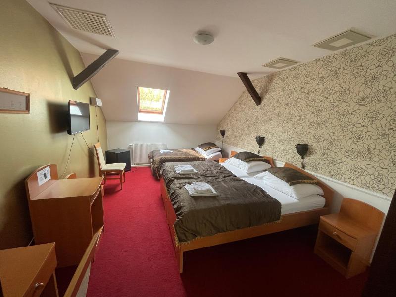 Budget Triple Room image 1