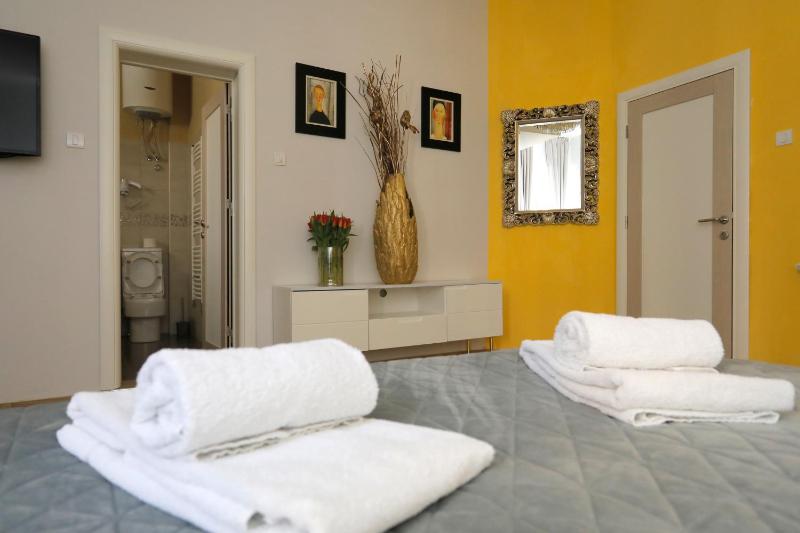 Deluxe Double Room image 1