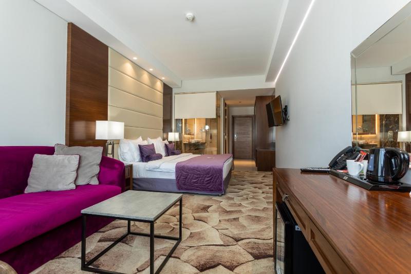 Double Room image 4