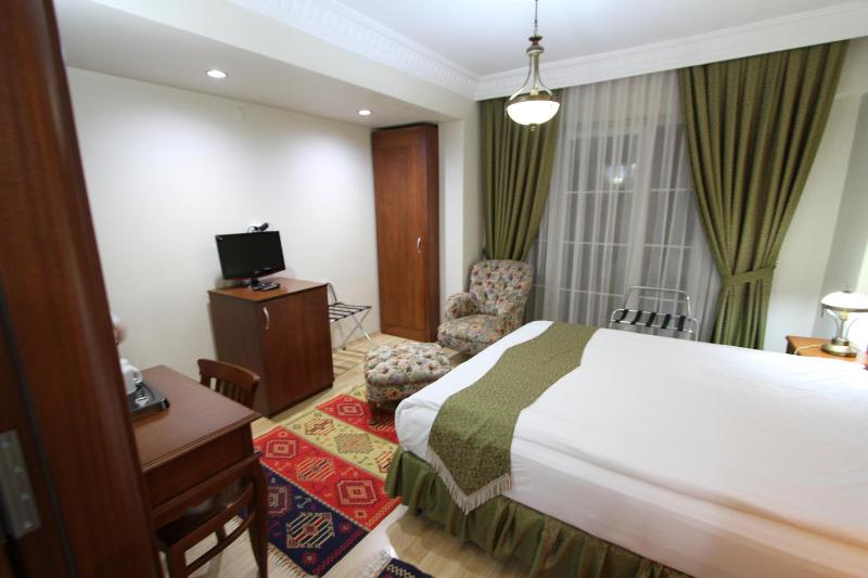 Standard Double or Twin Room image 3