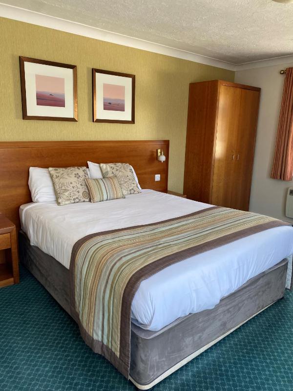 Superior Double Room image 4
