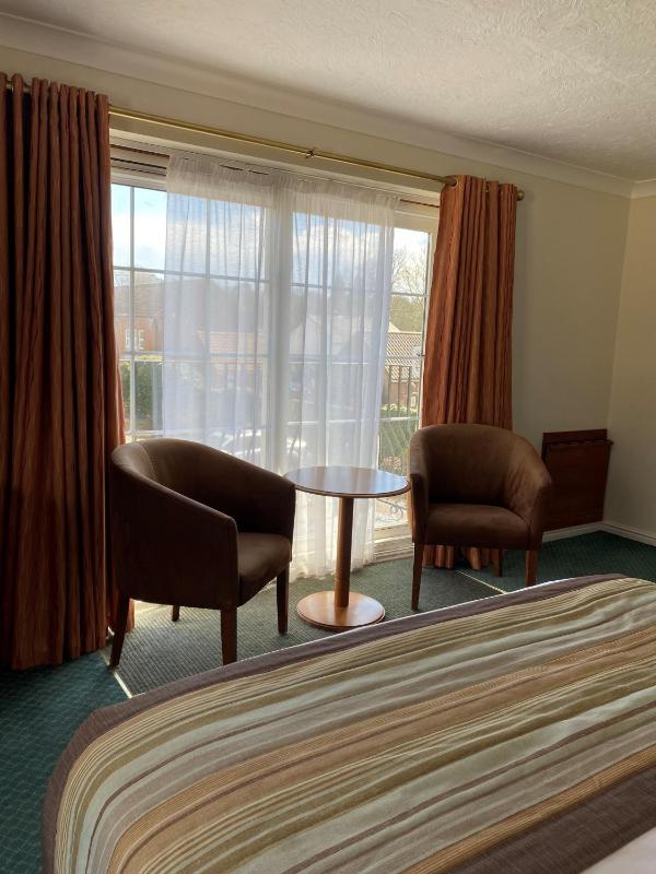 Superior Double Room image 3