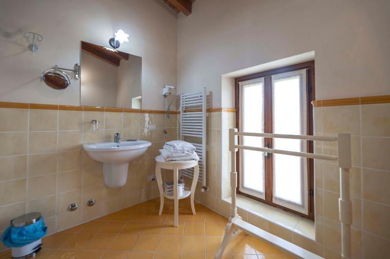 Double Room image 4