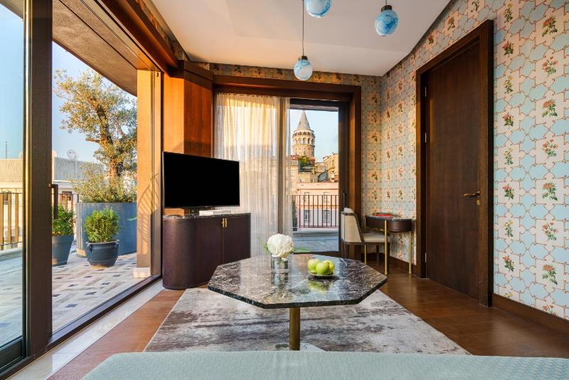 Executive Galata King Suite image 4