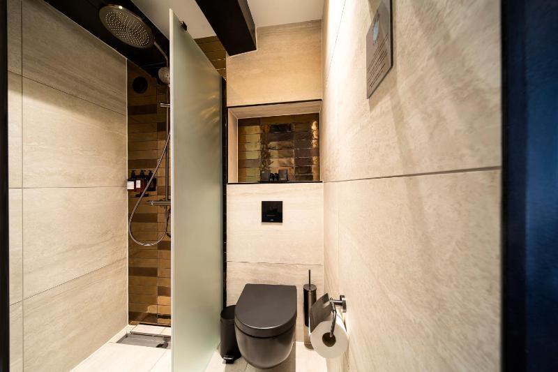 Standard Double Room - City View image 4