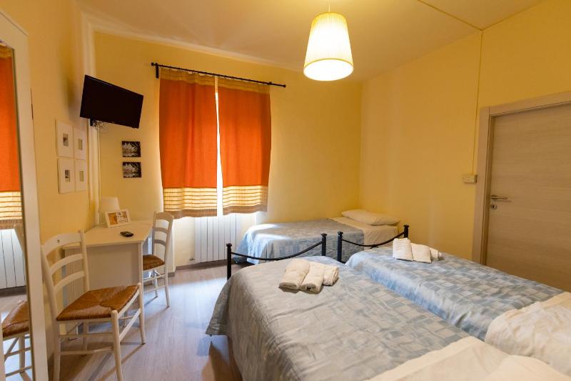 Triple Room image 2