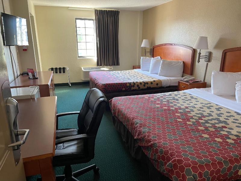 King Room with Two King Beds - Non-Smoking image 2