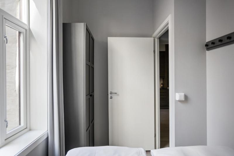 1 Bedroom Apartment with Sofa Bed image 3