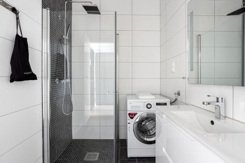 1 Bedroom Apartment with Balcony and Sofa Bed image 2