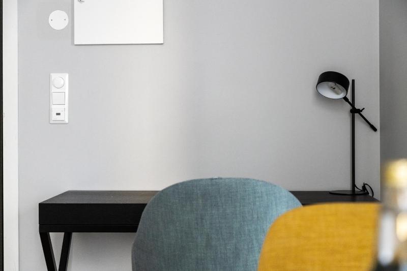 1 Bedroom Apartment with Sofa Bed image 4