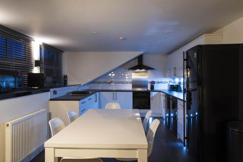 Suite Apartment image 2