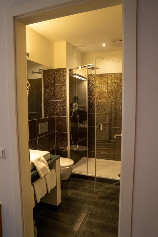 Triple Room with Bathroom image 3