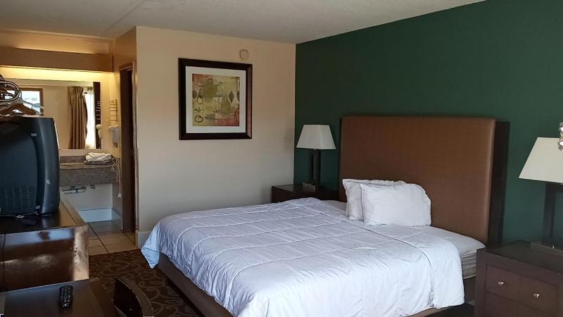 Hilltop Inn Pittsburgh - image 5