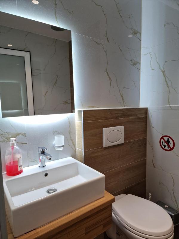Deluxe Double Room image 2