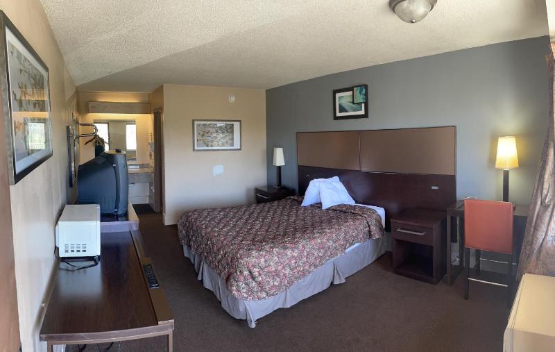 Hilltop Inn Pittsburgh - image 18