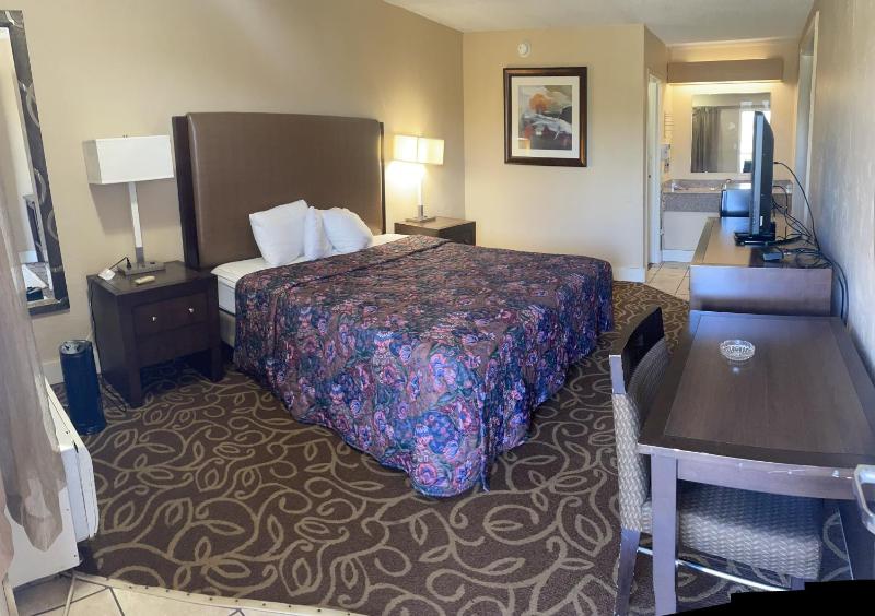 Hilltop Inn Pittsburgh - image 10