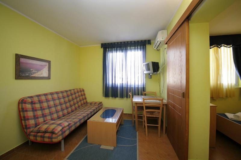 One-Bedroom Apartment (3 Adults) image 2