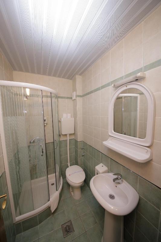 One-Bedroom Apartment with Balcony (3 Adults) image 4