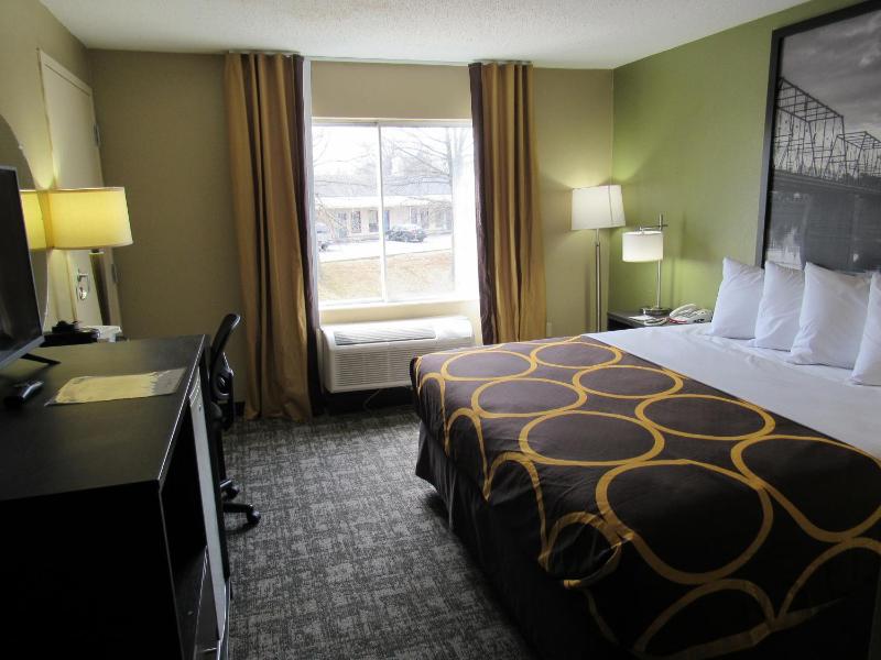 King Room - Non-Smoking image 2