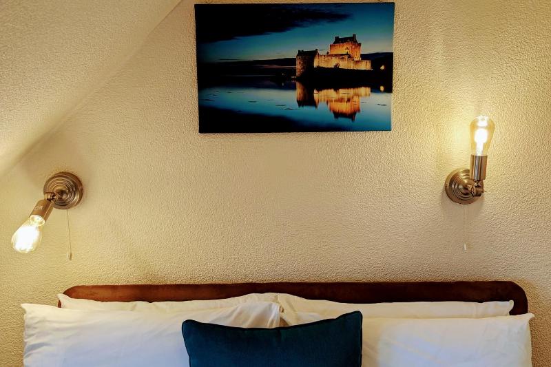 Standard Double Room image 4