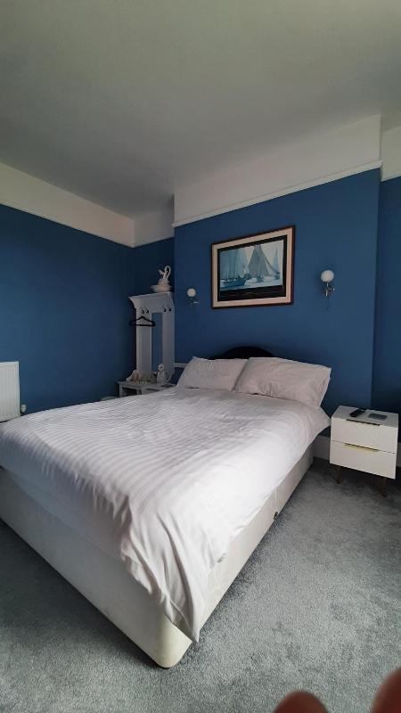 Double Room image 4
