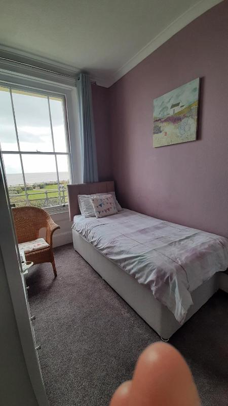 Single Room with Sea View image 2