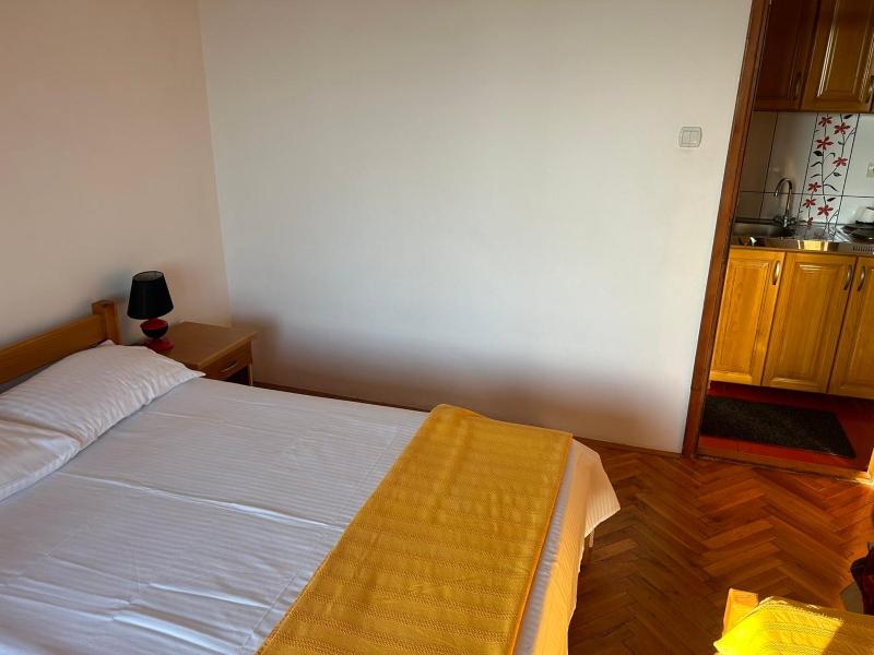 One-Bedroom Apartment image 4
