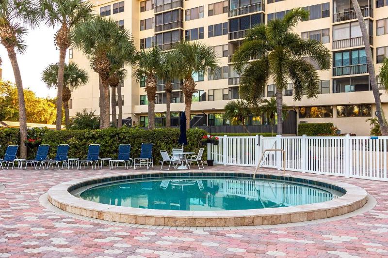 Harbor Towers 4th Fl Pool & Bay Views End Unit - image 43